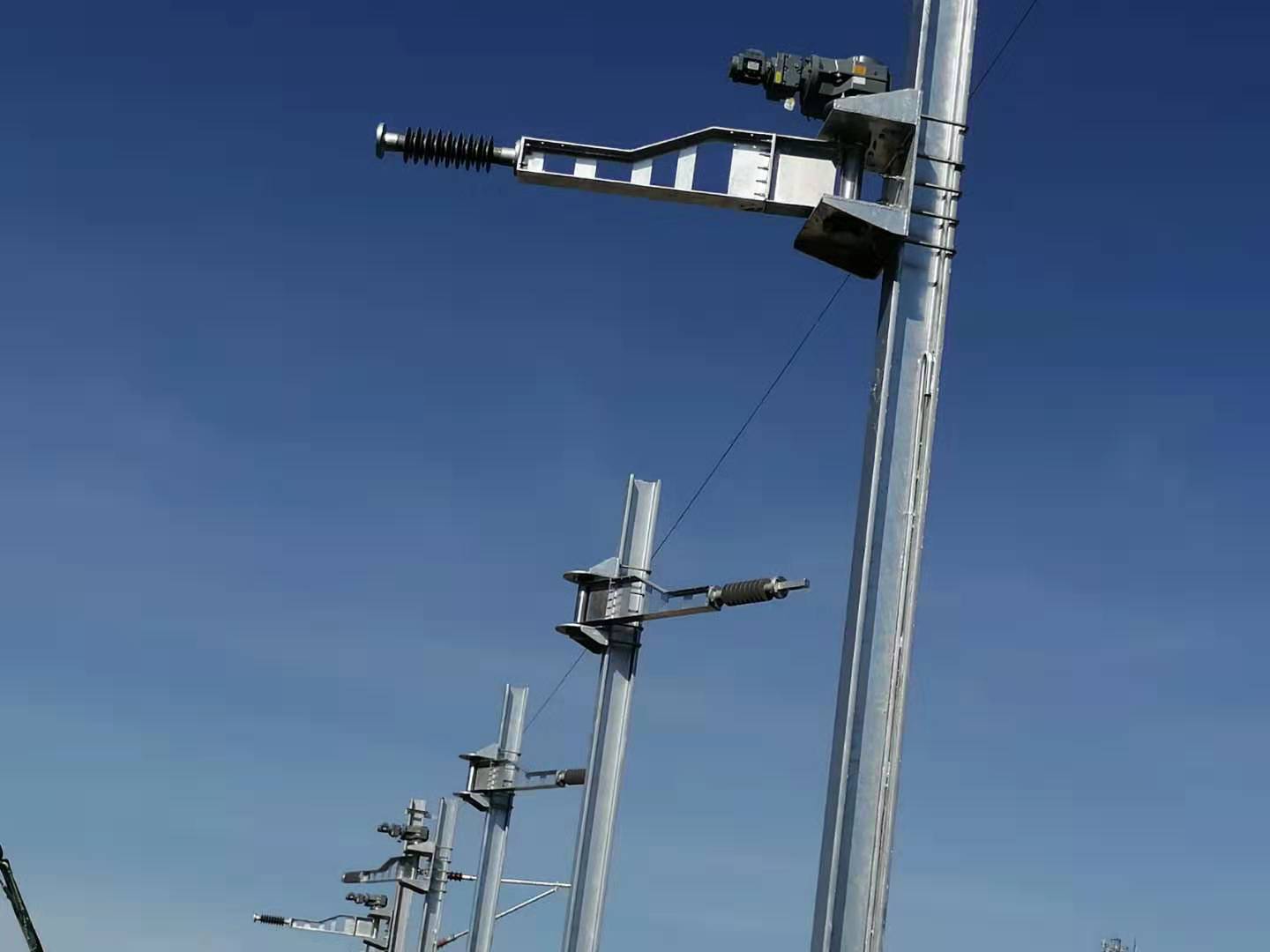 高鐵軌道帶減速器電機應用